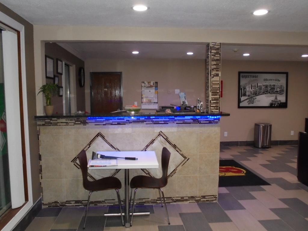 ซูเปอร์ 8 บาย วินด์แฮม โอคอว์วิลล์ Hotel Okawville ภายนอก รูปภาพ